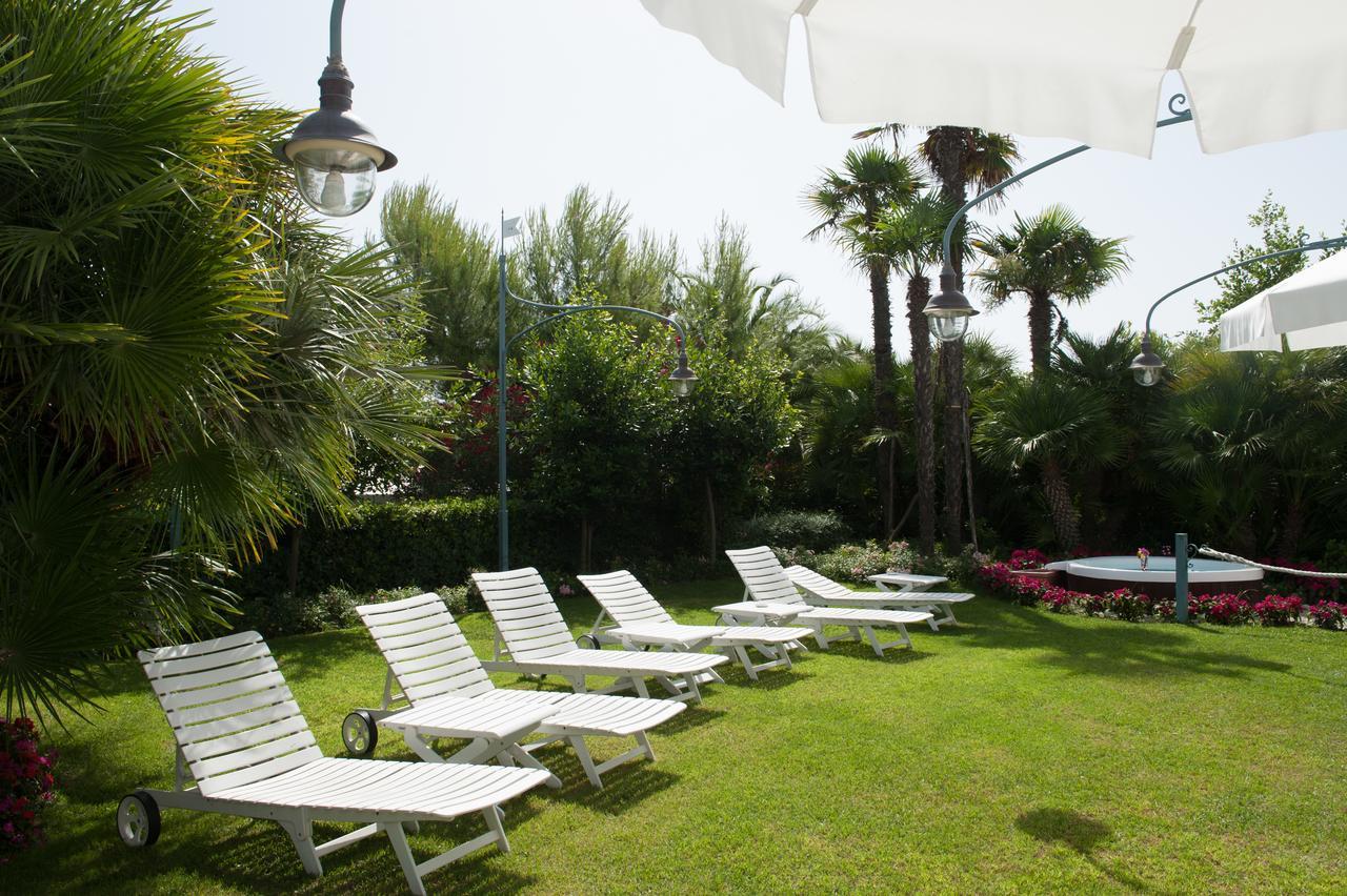 Hotel Parco Delle Rose Silvi Marina Exterior foto